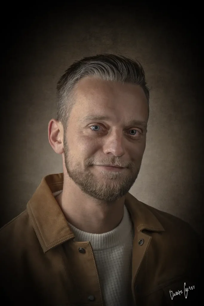 Portrait artistique d'un homme à Caen